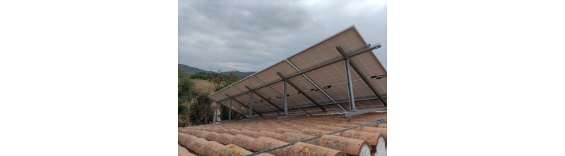 Structure and fixings for photovoltaic installations